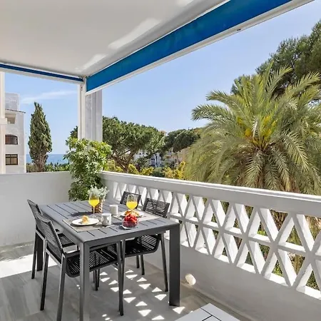 Stylish Sea View In Playas Del Duque Apartmán