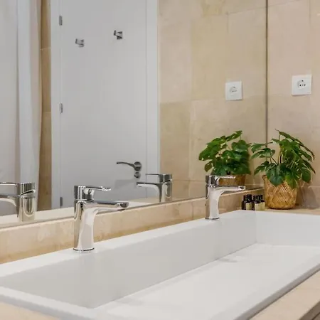 Stylish Sea View In Playas Del Duque Apartmán