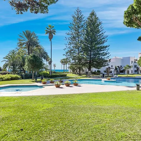 Stylish Sea View In Playas Del Duque *