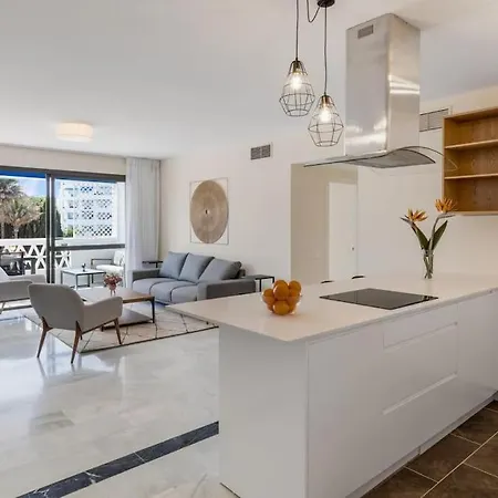 Апартаменты Stylish Sea View In Playas Del Duque Марбелья