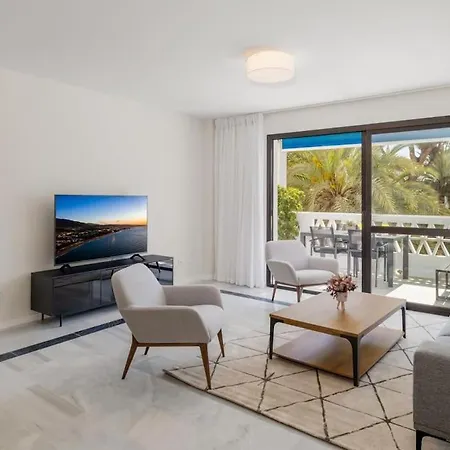 아파트 Stylish Sea View In Playas Del Duque 마르베야