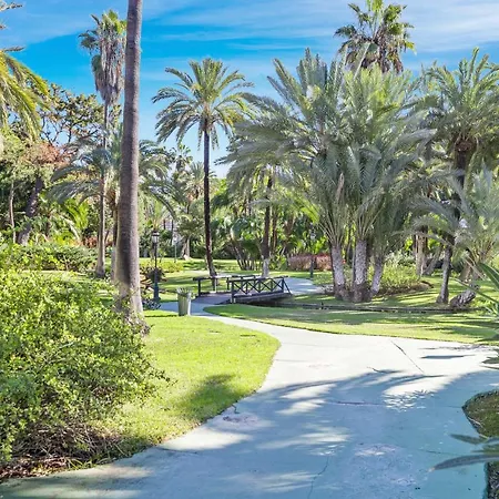 Stylish Sea View In Playas Del Duque 아파트