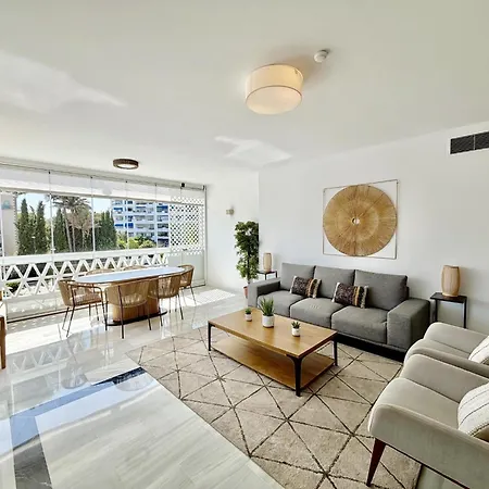 Stylish Sea View In Playas Del Duque *