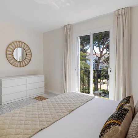 Stylish Sea View In Playas Del Duque *