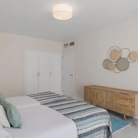 Stylish Sea View In Playas Del Duque *