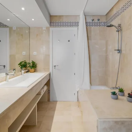 Stylish Sea View In Playas Del Duque Apartment Marbella