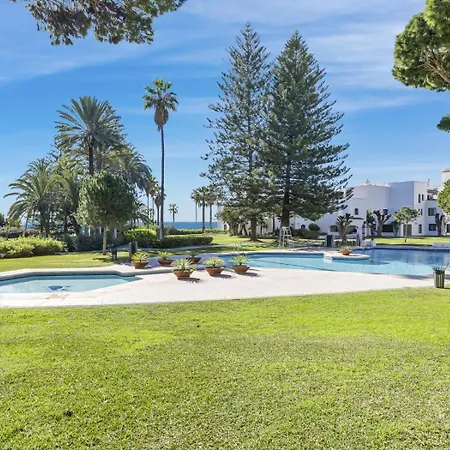 Stylish Sea View In Playas Del Duque Marbella