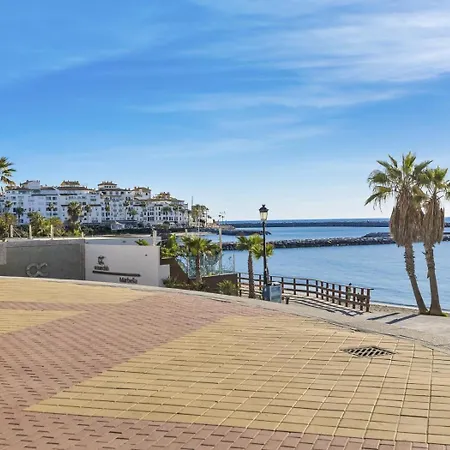 Stylish Sea View In Playas Del Duque *