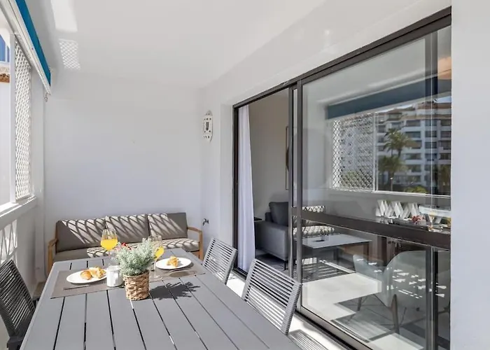 Stylish Sea View In Playas Del Duque *