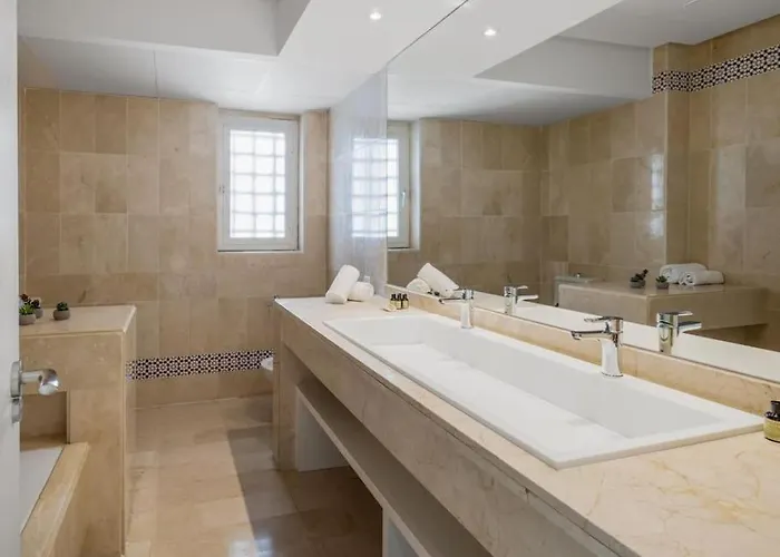 Stylish Sea View In Playas Del Duque Lägenhet