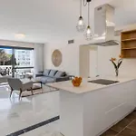 Lejlighed Stylish Sea View In Playas Del Duque Marbella