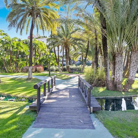 Stylish Sea View In Playas Del Duque アパート マルベーリャ