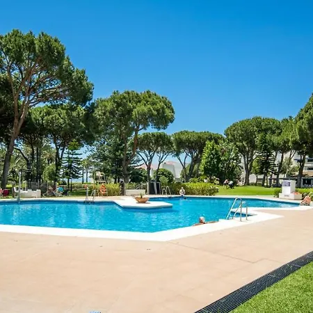 Stylish Sea View In Playas Del Duque 马尔韦利亚