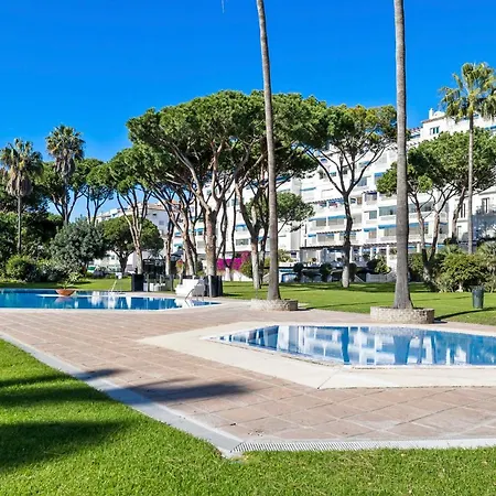 Stylish Sea View In Playas Del Duque