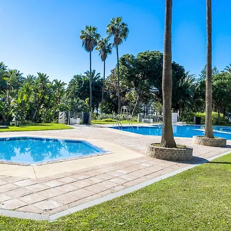 公寓 Stylish Sea View In Playas Del Duque 马尔韦利亚