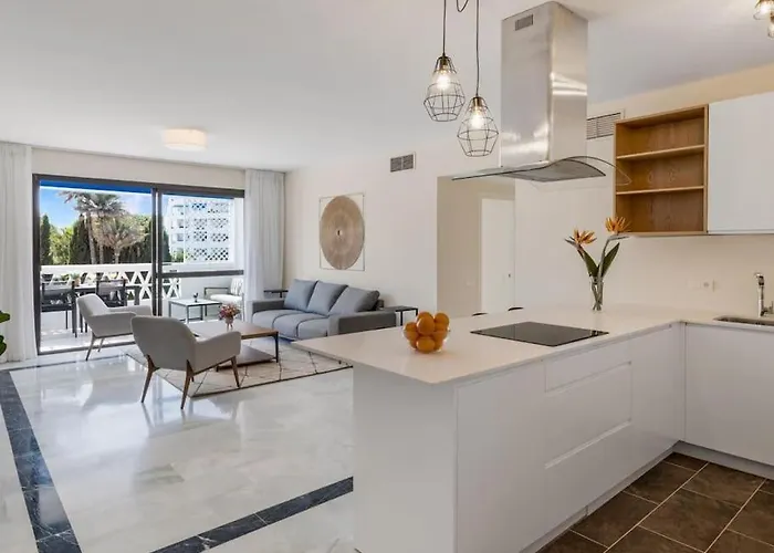 アパート Stylish Sea View In Playas Del Duque マルベーリャ