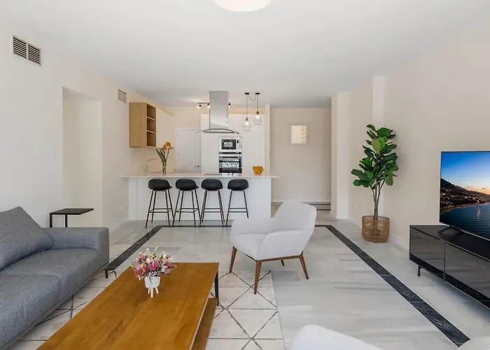 Stylish Sea View In Playas Del Duque