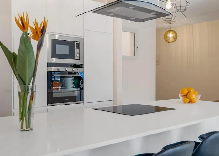 Stylish Sea View In Playas Del Duque