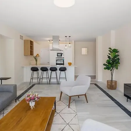 Stylish Sea View In Playas Del Duque