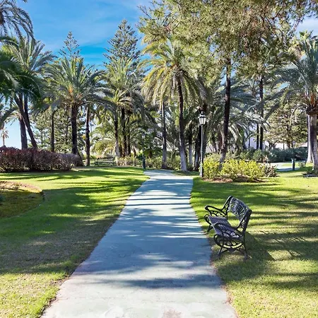 Stylish Sea View In Playas Del Duque *