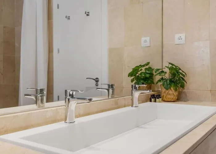 Stylish Sea View In Playas Del Duque Апартаменти